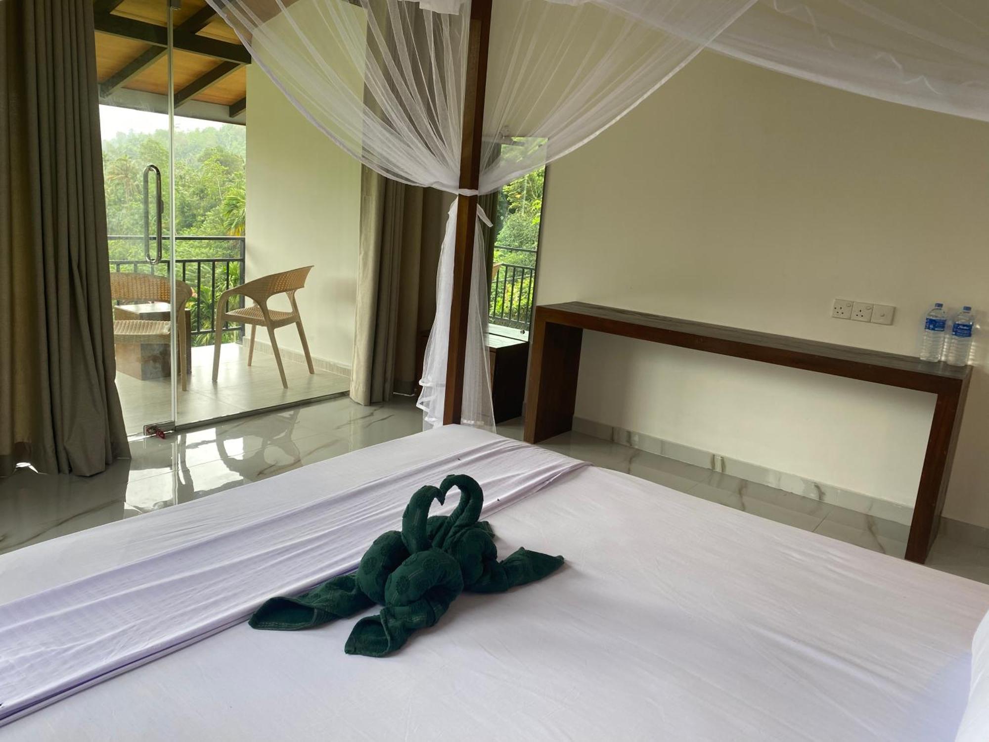 Rainforest Mount Lodge Денияя Екстериор снимка
