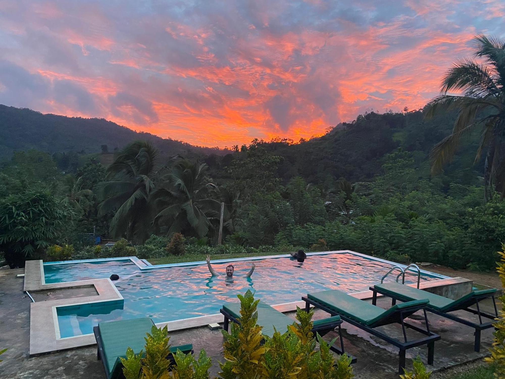 Rainforest Mount Lodge Денияя Екстериор снимка